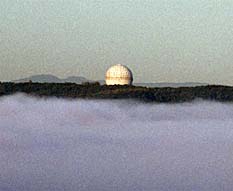 Blick aus dem Siebengebirge ber den Morgennebel zum Radom der FGAN